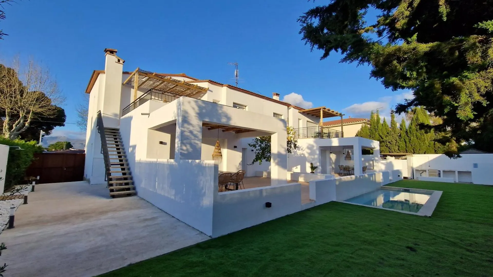 Apartment Gorgot P1 D Apartamento Con Terraza Y Piscina Comunitaria Cerca De La Playa Empuriabrava Spain